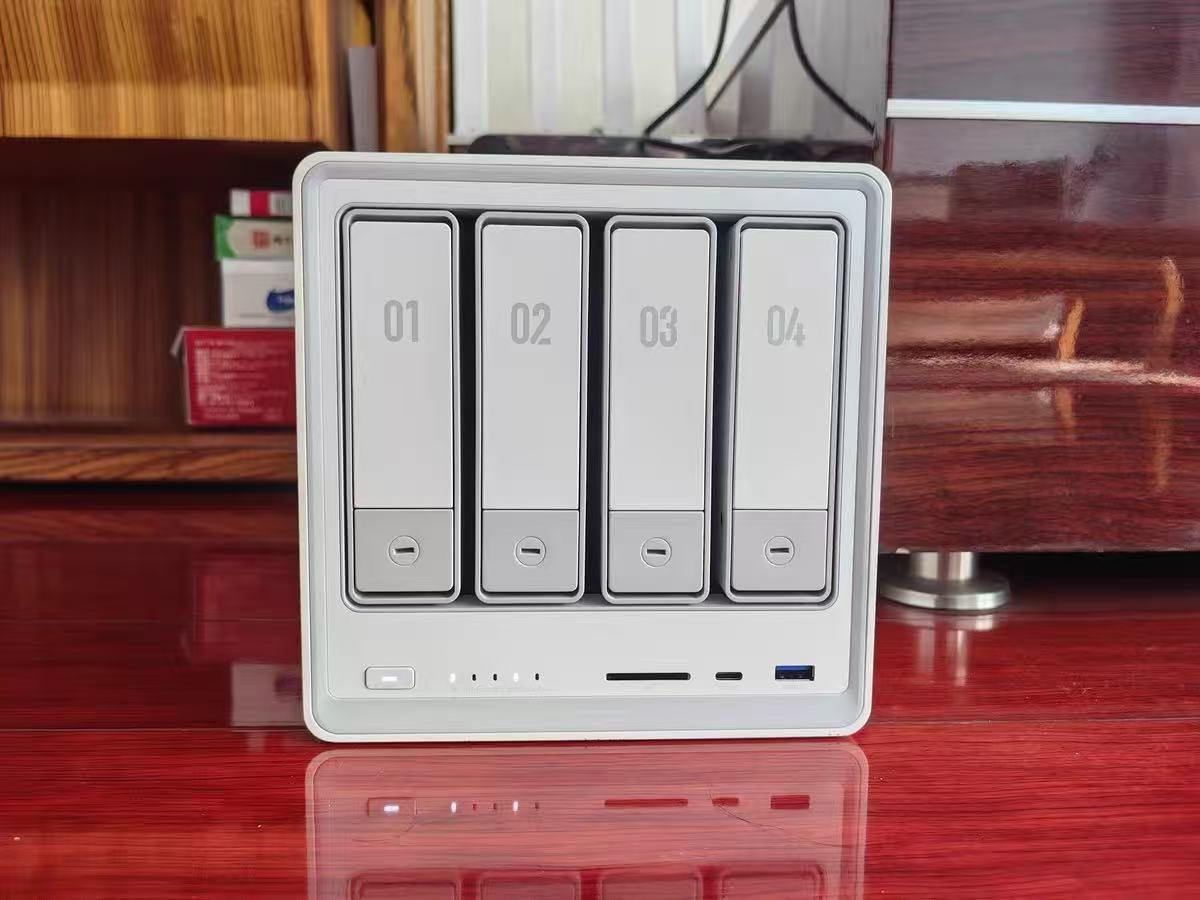 TLF Ugreen DXP4800 Plus 4베이 NA - Ddr5 8Gb 리뷰 및 가격